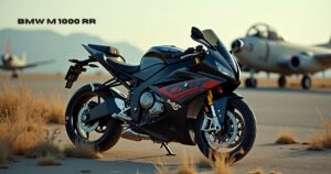 BMW M 1000 RR: 999cc इंजन, कार्बन फाइबर बॉडी और अल्ट्रा-रेसिंग परफॉर्मेंस!